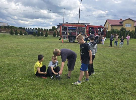 Piknik klas trzecich w Świetlinie