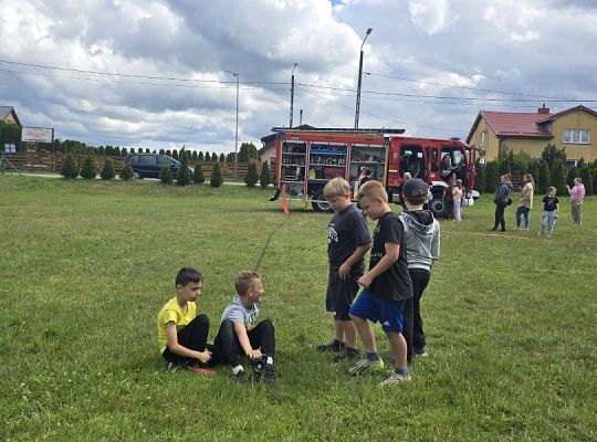 Piknik klas trzecich w Świetlinie